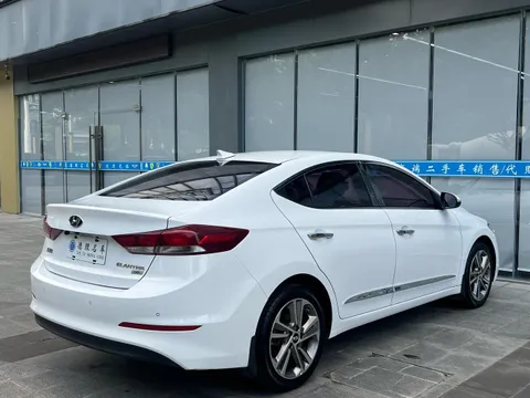 Hyundai Elantra (Avante)