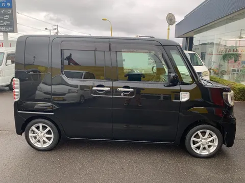 Toyota Pixis Mega