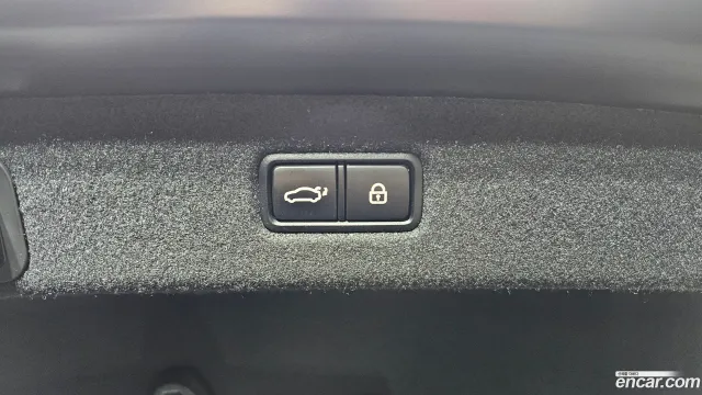 Genesis G90 (EQ900)