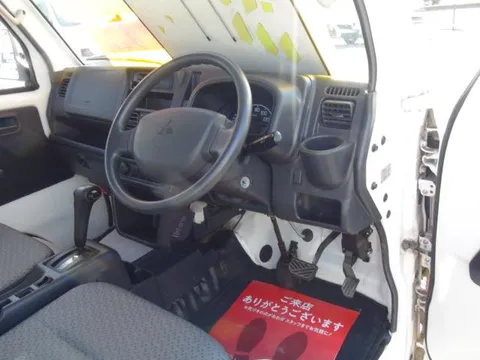 Mitsubishi Minicab Truck