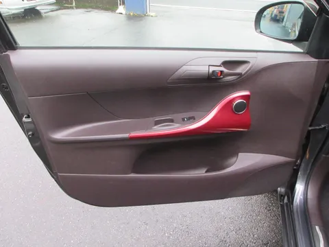 Toyota iQ