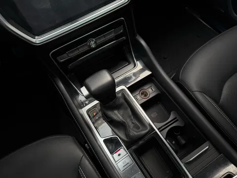 Roewe RX8