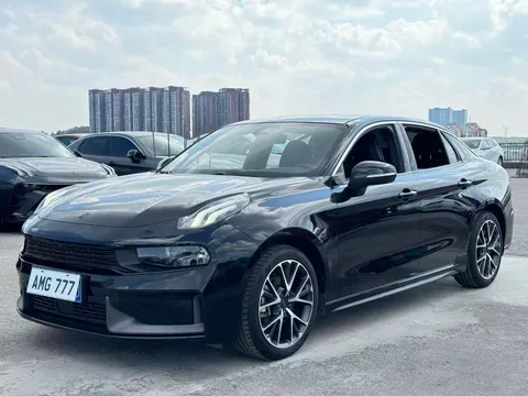 Lynk & Co 03