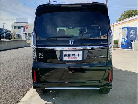 Honda N-BOX Custom