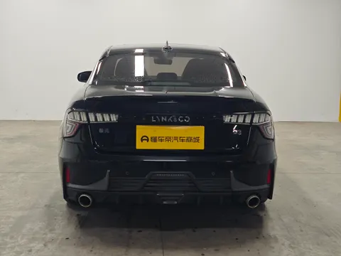 Lynk & Co 03