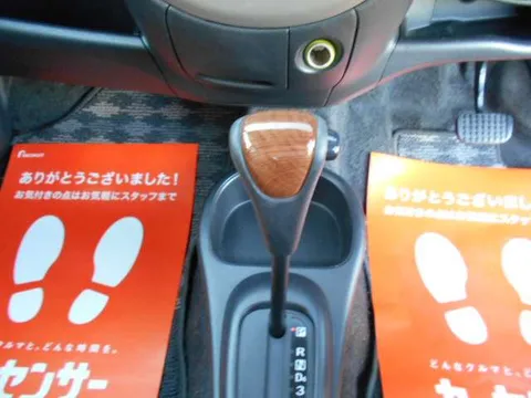 Daihatsu Mira Gino