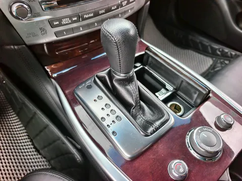 Infiniti Q70