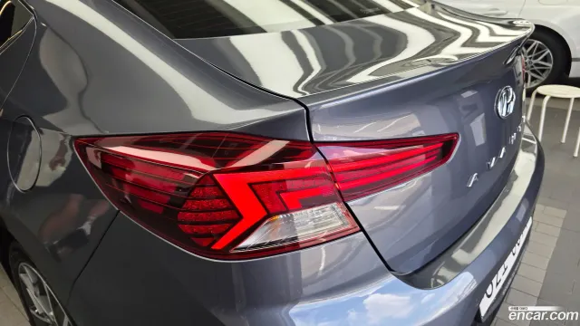 Hyundai Elantra (Avante)