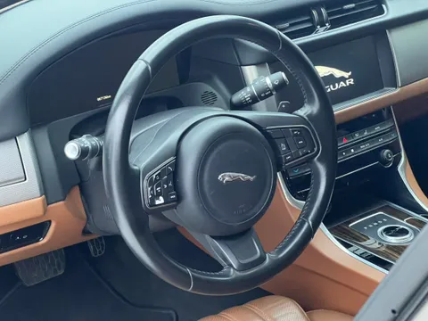Jaguar XFL