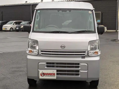 Nissan Clipper Van