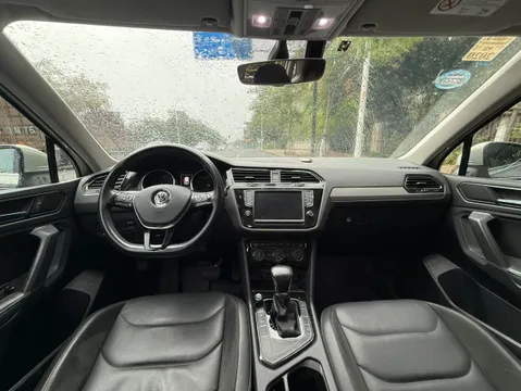 Volkswagen Tiguan L