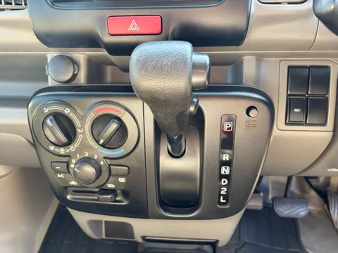 Mitsubishi Minicab Van