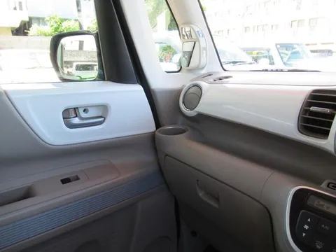 Honda N-BOX Slash