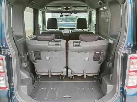 Toyota Pixis Mega