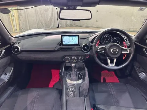 Mazda MX-5 (Roadster)
