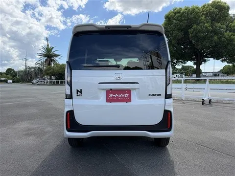 Honda N-BOX Custom