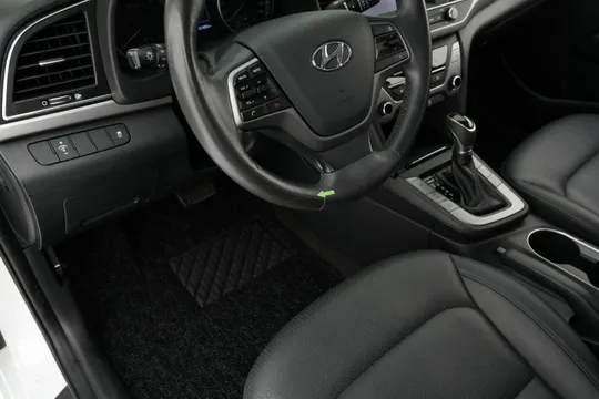 Hyundai Elantra (Avante)