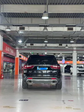 Hongqi HS7