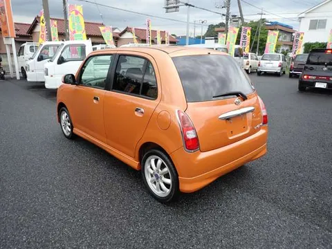 Daihatsu Mira Gino