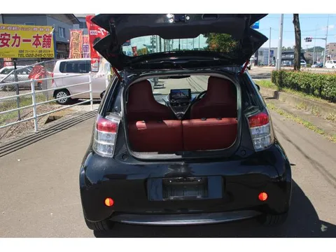 Toyota iQ