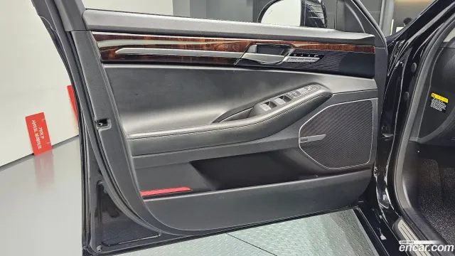 Genesis G90 (EQ900)