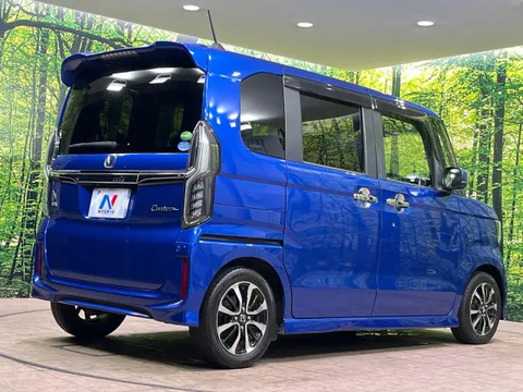 Honda N-BOX Custom