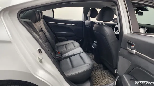 Hyundai Elantra (Avante)