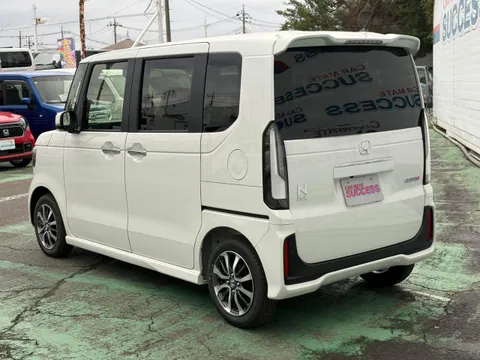 Honda N-BOX Custom