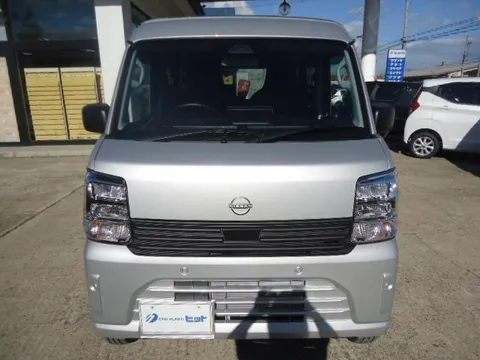 Nissan Clipper Van