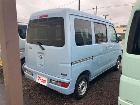 Toyota Pixis Van