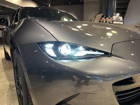 Mazda MX-5 (Roadster)