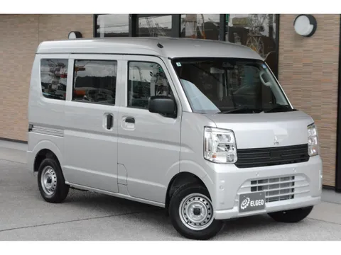 Mitsubishi Minicab Van