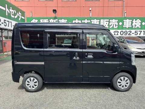 Nissan Clipper Van