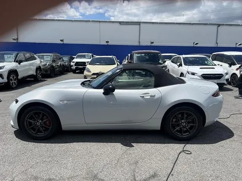 Mazda MX-5 (Roadster)