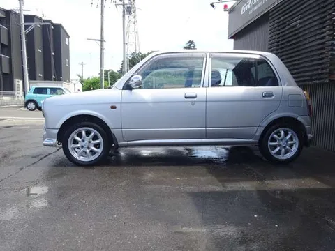 Daihatsu Mira Gino
