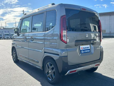 Suzuki Spacia
