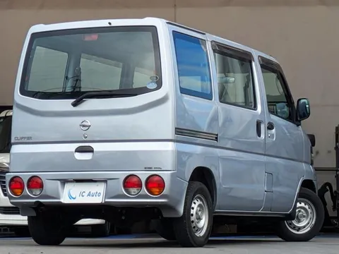 Nissan Clipper Van