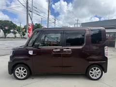 Toyota Pixis Mega