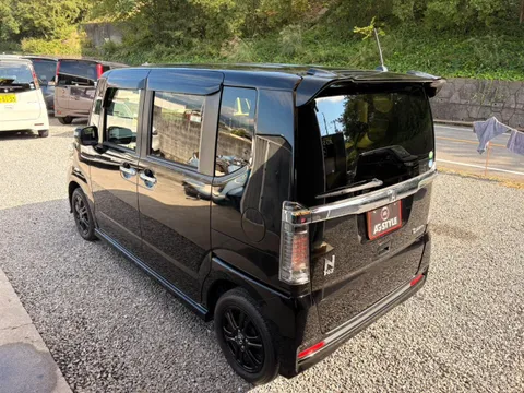 Honda N-BOX Custom