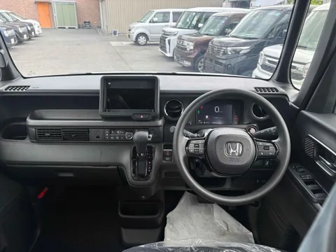 Honda N-BOX Custom