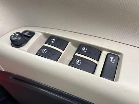 Subaru Lucra