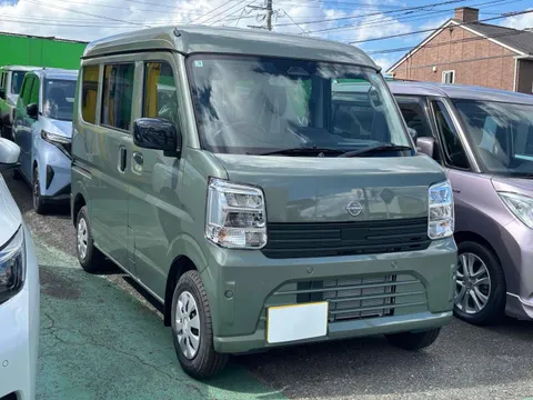 Nissan Clipper Van