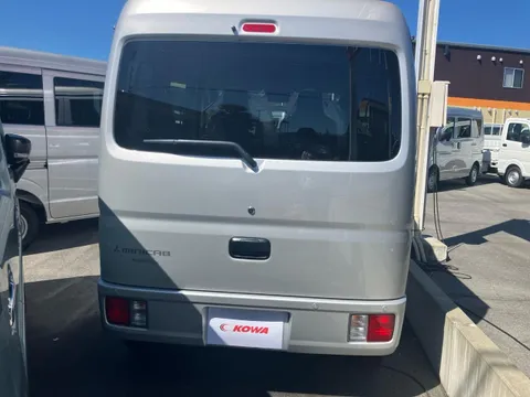 Mitsubishi Minicab Van