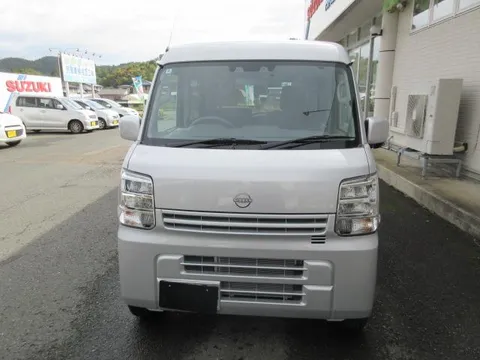 Nissan Clipper Van