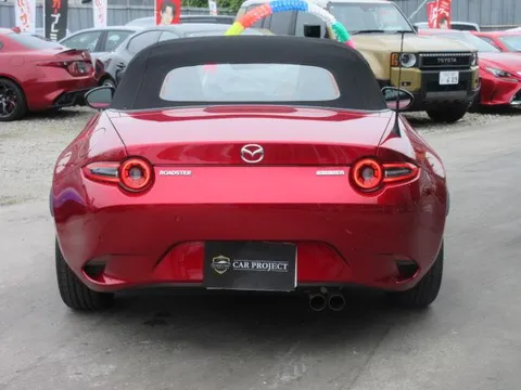 Mazda MX-5 (Roadster)