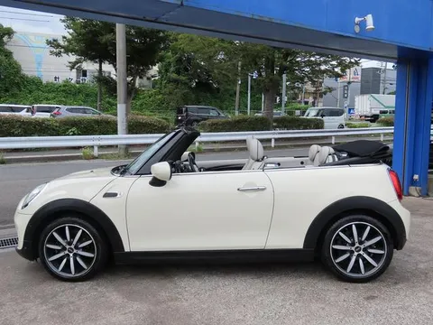 MINI Cooper Convertible