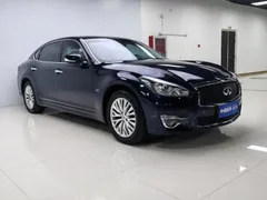 Infiniti Q70