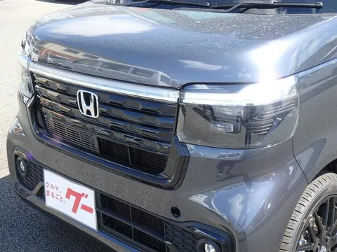 Honda N-BOX Custom