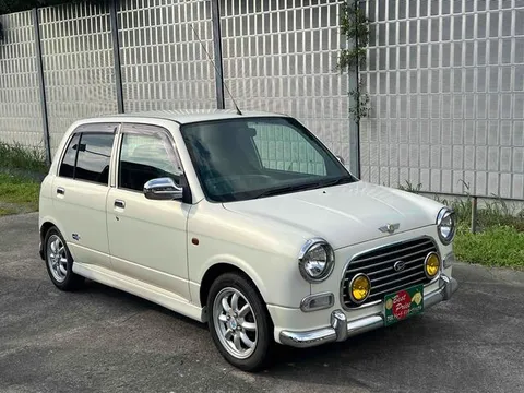 Daihatsu Mira Gino