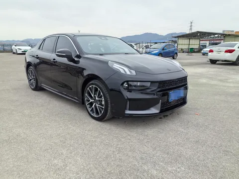 Lynk & Co 03
